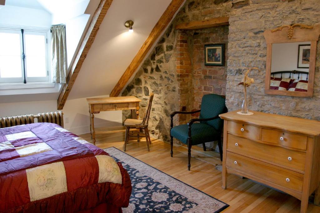 Small Double Room,18273483:JPEG